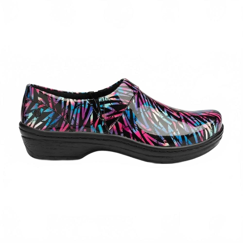 NEW KLOGS FOOTWEAR women's mission shoe in grunge patent